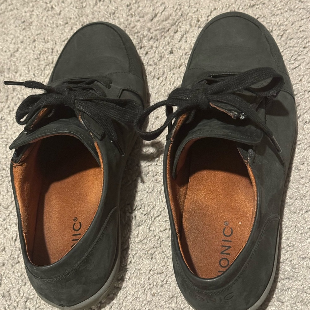 Vionic Men's Black Sneakers